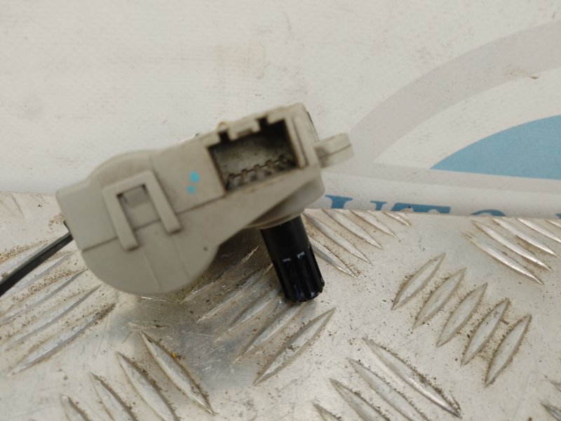 Моторчик заслонки печки TUCSON TL 15-20 Моторчик заслонки печки TUCSON TL 15-20