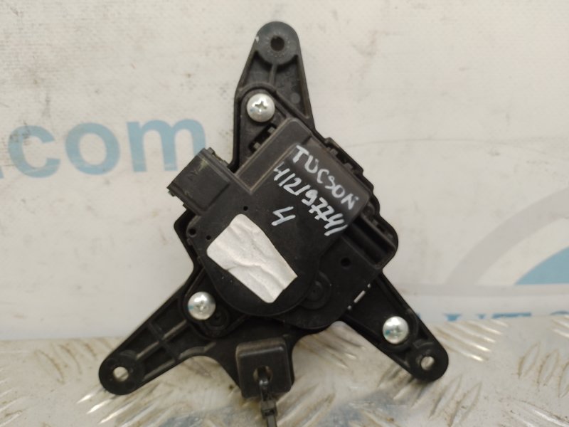 Моторчик заслонки печки HYUNDAI TUCSON TL 15-20 97157-C1000 Б/У