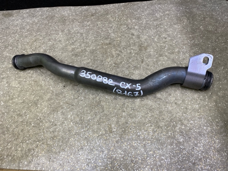 Запчасть патрубок системы охлаждения MAZDA CX-5 (KF) 16-21 2018 2.5L PYFA-15-190C Б/У Патрубок системы охлаждения MAZDA CX-5 (KF) 16-21 2018 2.5L PYFA-15-190C Б/У