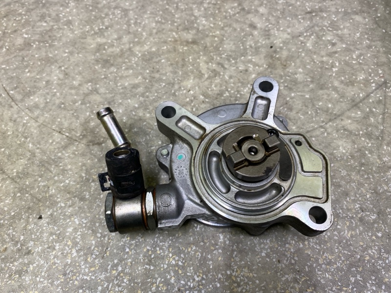 Вакуумный насос CX-5 (KF) 16-21 2018 2.5L