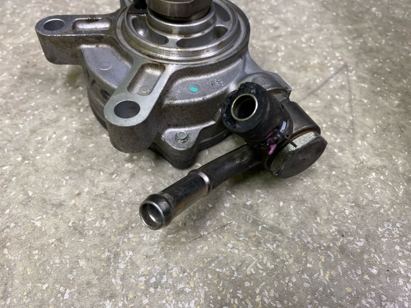 Вакуумный насос CX-5 (KF) 16-21 2018 2.5L