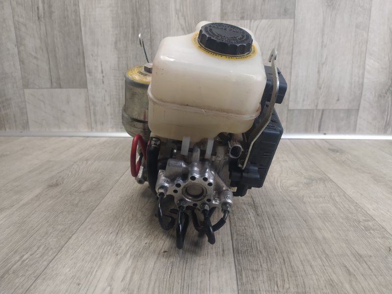 Главный тормозной цилиндр 4RUNNER 10-16 2016 GRN285 4.0 1GRFE