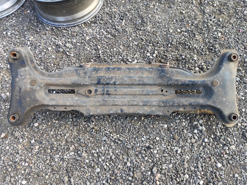 Балка задней подвески CAMRY 40 06-11