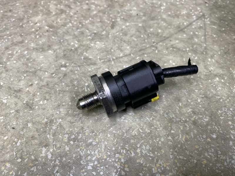 Запчасть датчик давления топлива MAZDA CX-30 19- 2021 2.5L 0 261 545 155 Б/У Датчик давления топлива MAZDA CX-30 19- 2021 2.5L 0 261 545 155 Б/У