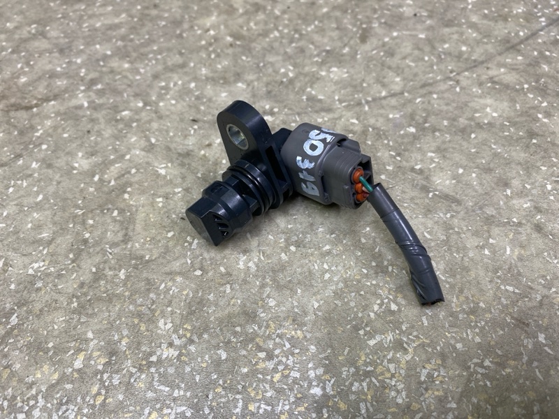 Датчик положения распредвала MAZDA CX-30 19- 2021 2.5L PE01-18-230 Б/У