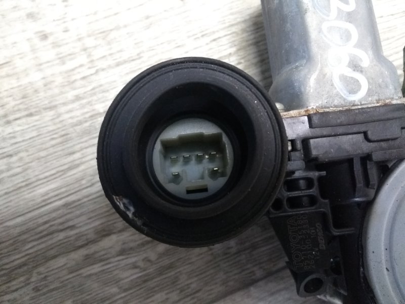 Стеклоподъемник передний правый TOYOTA RAV4 05-12 2.4 2AZFE