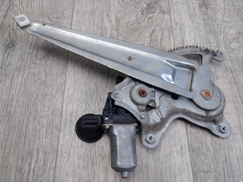 Стеклоподъемник задний левый RAV4 05-12 2006 2.4 2AZFE