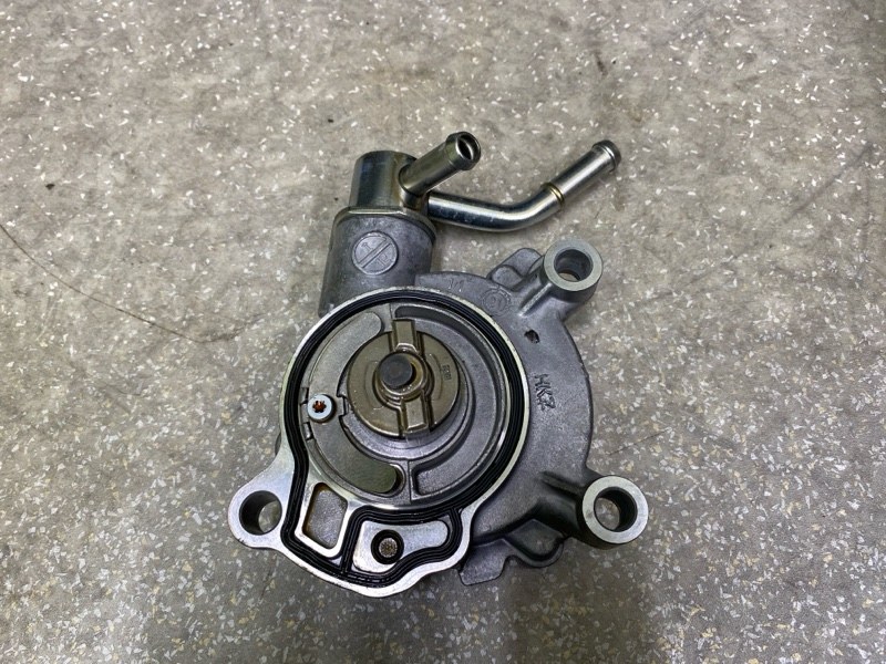 Вакуумный насос MAZDA CX-30 19- 2.5L Вакуумный насос MAZDA CX-30 19- 2.5L