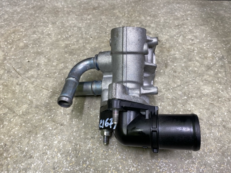 Фланец системы охлаждения CX-30 19- 2021 2.5L