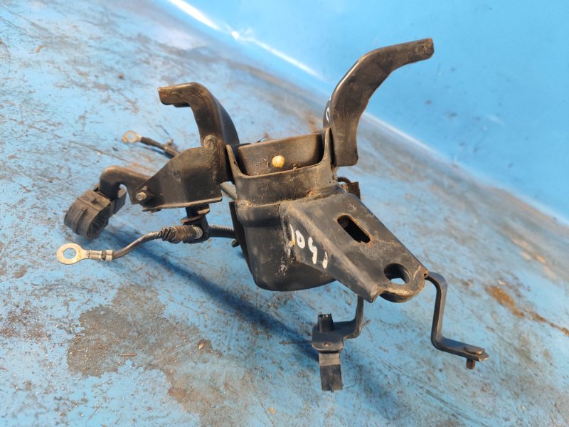 Подушка двигателя верхняя правая PRIUS - 30 09-17