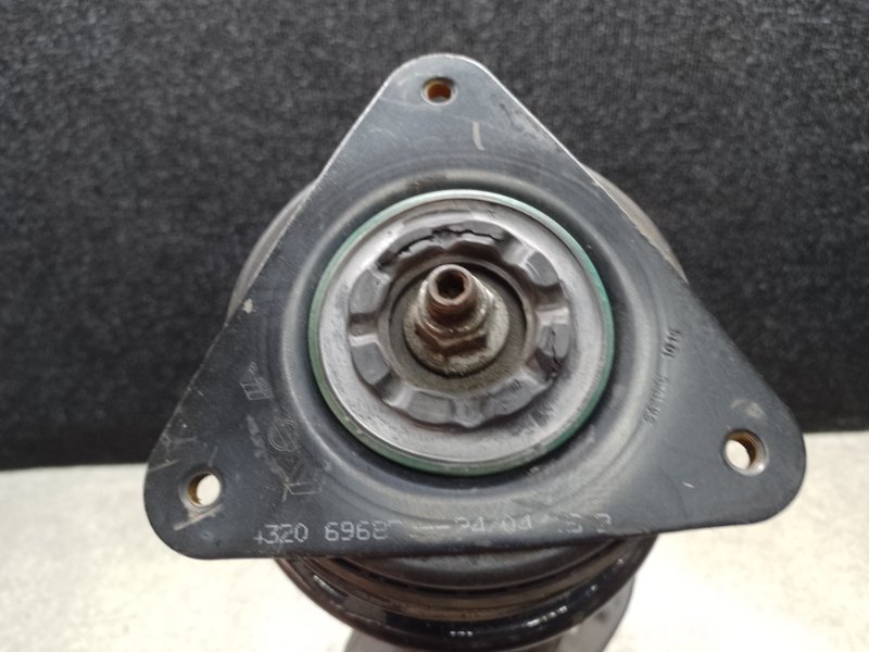 Амортизатор передний правый QASHQAI/ROGUE SPORT 14- Амортизатор передний правый QASHQAI/ROGUE SPORT 14-