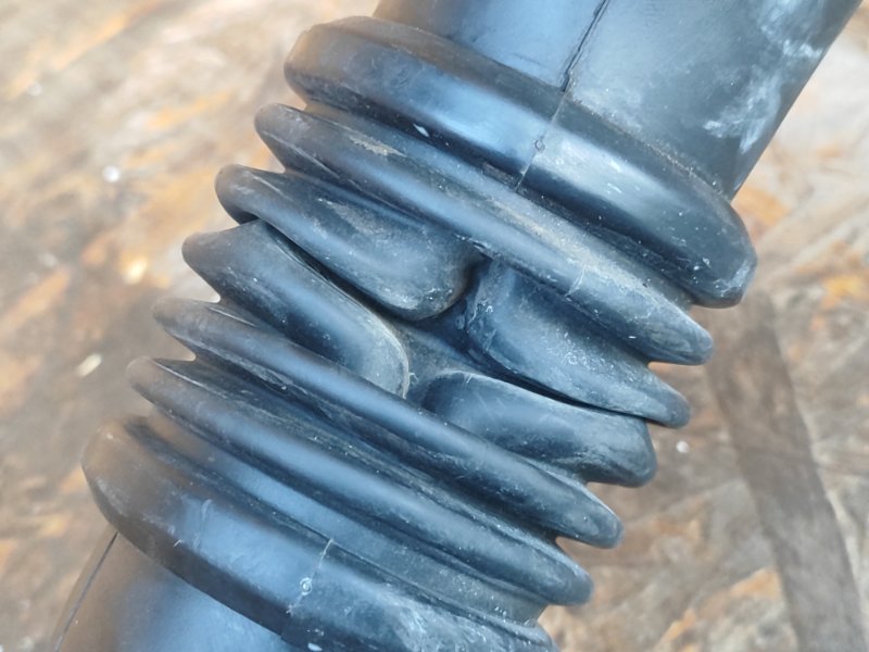 Патрубок воздушного фильтра JEEP PATRIOT 10-17 2.0 ECN Патрубок воздушного фильтра JEEP PATRIOT 10-17 2.0 ECN