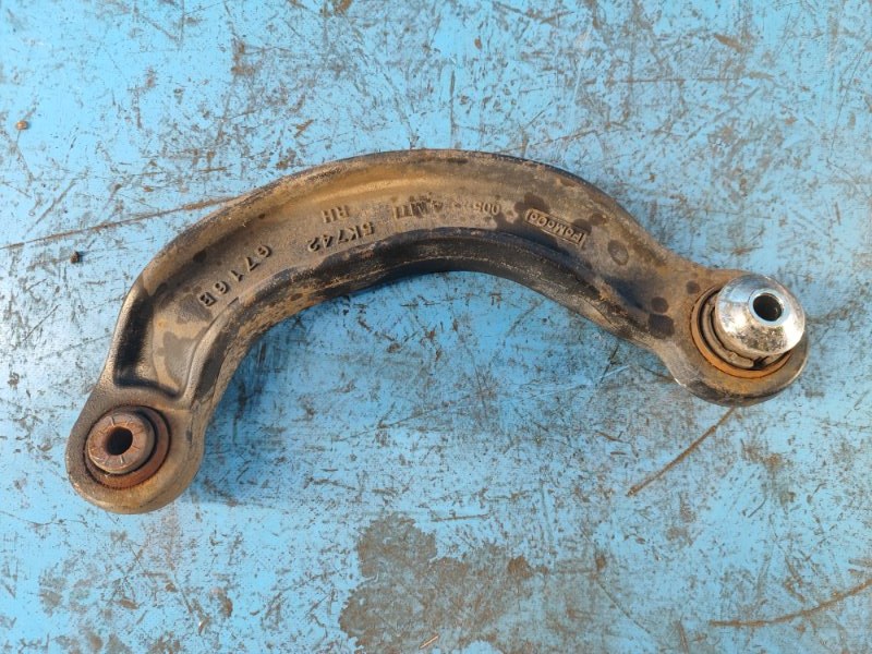 Рычаг задней подвески поперечный верхний правый MUSTANG 15-