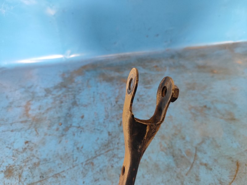 Рычаг задней подвески поперечный правый FORD MUSTANG 15-