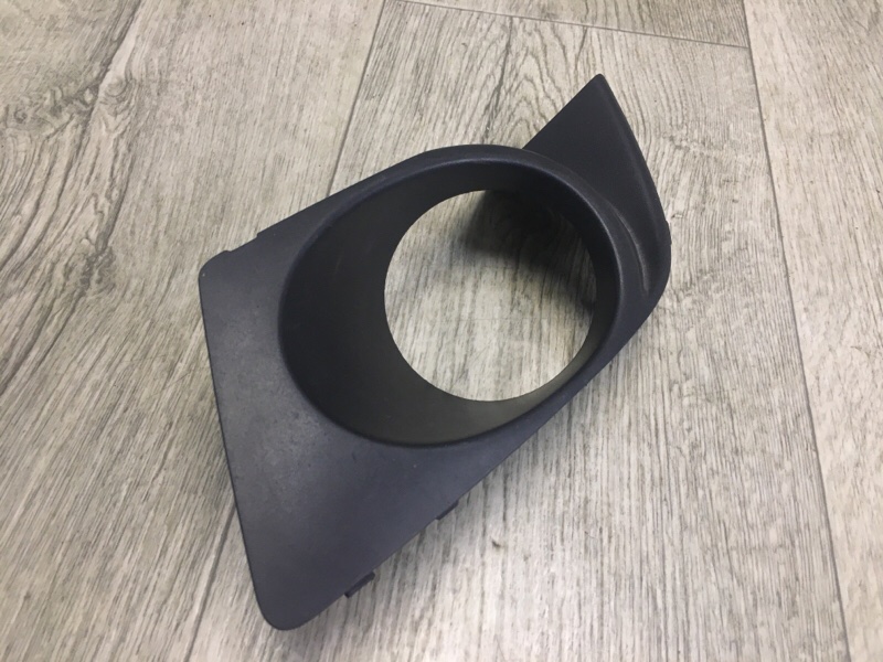 Накладка противотуманной фары левая LEGACY 03-09 BL/BP Накладка противотуманной фары левая LEGACY 03-09 BL/BP