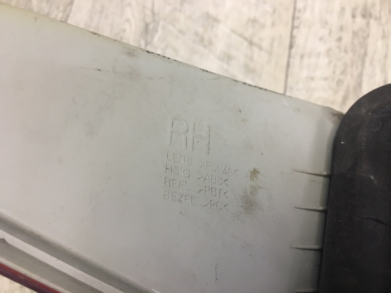 Фонарь наружный правый SONATA YF 10-14