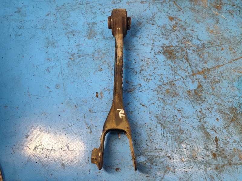 Рычаг задней подвески поперечный левый MUSTANG 15-