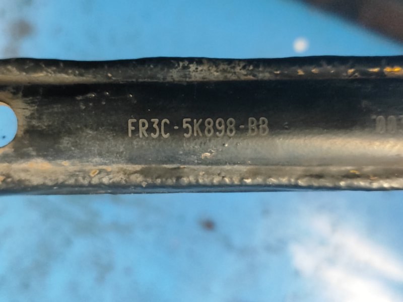 Рычаг задней подвески поперечный левый MUSTANG 15-