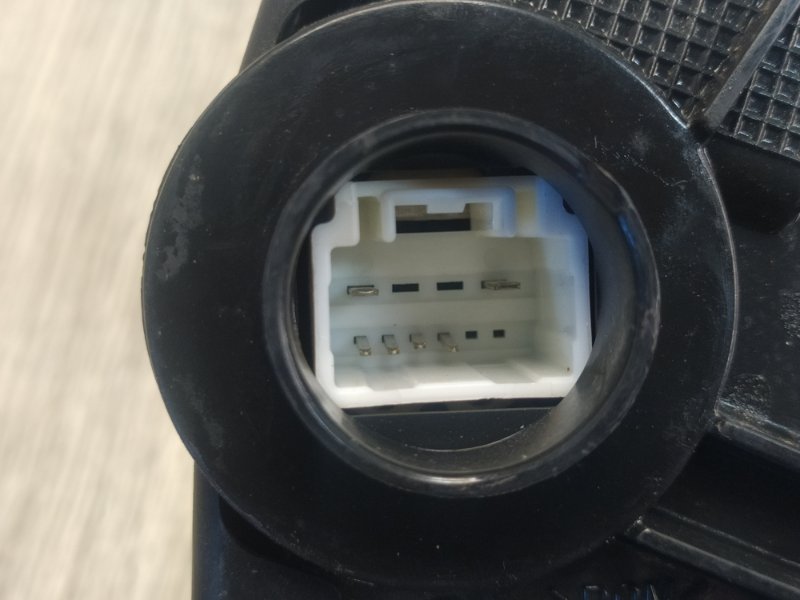 Замок двери передний левый CT200 11-17 2013 1.8 2ZRFXE