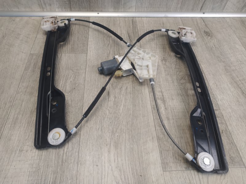 Запчасть стеклоподъемник задний правый DODGE JOURNEY 08-20 2008 3.5 EGF 68043738AA Б/У Стеклоподъемник задний правый DODGE JOURNEY 08-20 2008 3.5 EGF 68043738AA Б/У