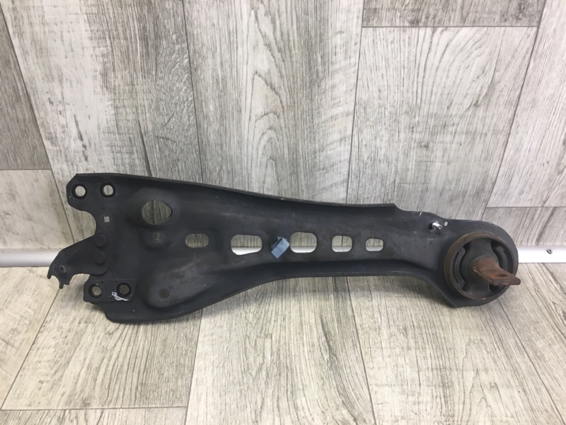 Рычаг задней подвески продольный задний правый RDX 06-12 2008 Внедорожник 2.3 Рычаг задней подвески продольный задний правый RDX 06-12 2008 Внедорожник 2.3