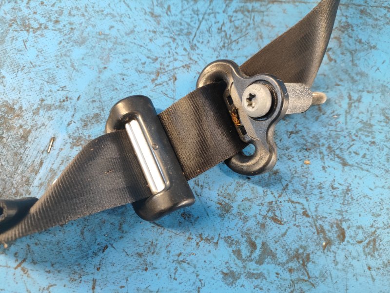 Ремень безопасности передний левый MUSTANG 15-