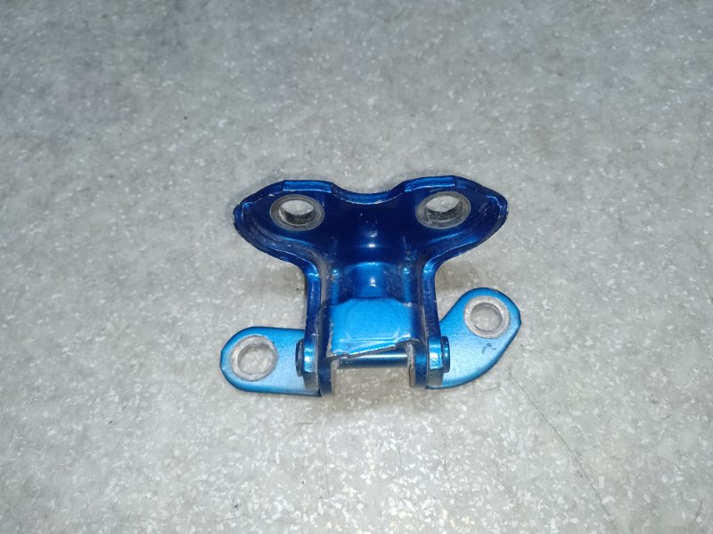 Петля двери верхняя задняя левая TOYOTA CAMRY 70 17- 2019 2.5 A25AFKS 68760-06010 Б/У