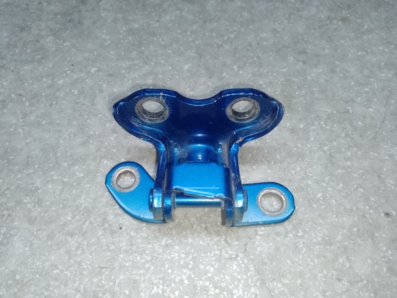 Запчасть петля двери верхняя задняя правая TOYOTA CAMRY 70 17- 2019 2.5 A25AFKS 68750-06010 Б/У Петля двери верхняя задняя правая TOYOTA CAMRY 70 17- 2019 2.5 A25AFKS 68750-06010 Б/У