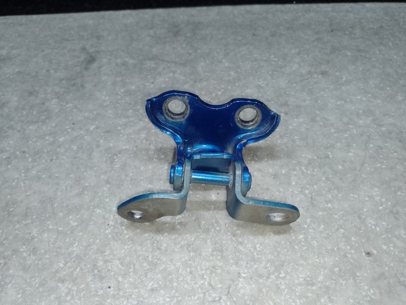 Петля двери верхняя задняя правая TOYOTA CAMRY 70 17- 2.5 A25AFKS Петля двери верхняя задняя правая TOYOTA CAMRY 70 17- 2.5 A25AFKS