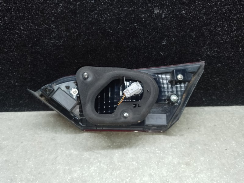 Фонарь внутренний левый TOYOTA CAMRY 70 17- 2.5 A25AFKS