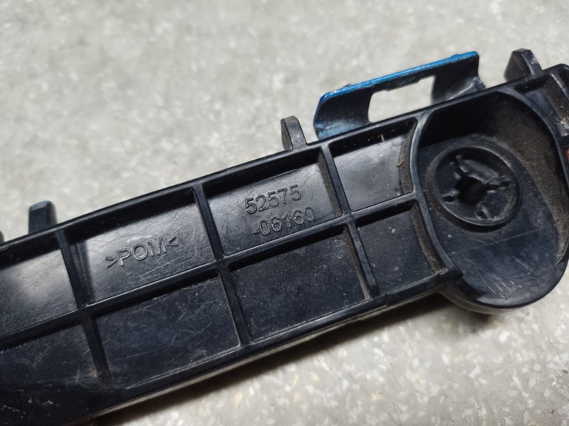 Кронштейн заднего бампера правый TOYOTA CAMRY 70 17- 2.5 A25AFKS Кронштейн заднего бампера правый TOYOTA CAMRY 70 17- 2.5 A25AFKS