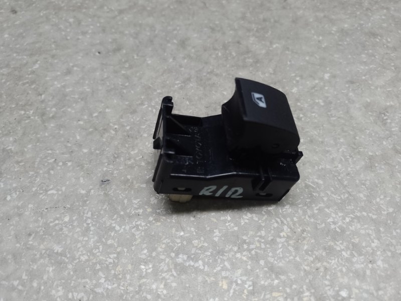Кнопка стеклоподъемника задняя CAMRY 70 17- 2019 2.5 A25AFKS Кнопка стеклоподъемника задняя CAMRY 70 17- 2019 2.5 A25AFKS