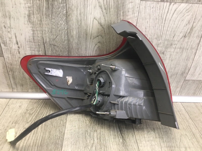 Фонарь наружный правый VENZA 09-16 2013 3.5 2GR-FE