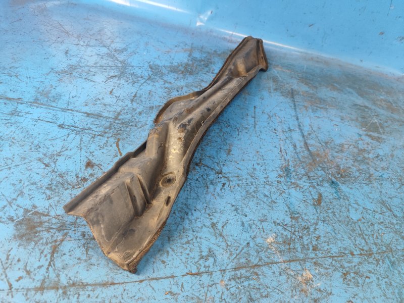 Пыльник крыла передний левый TOYOTA PRIUS - 20 03-11