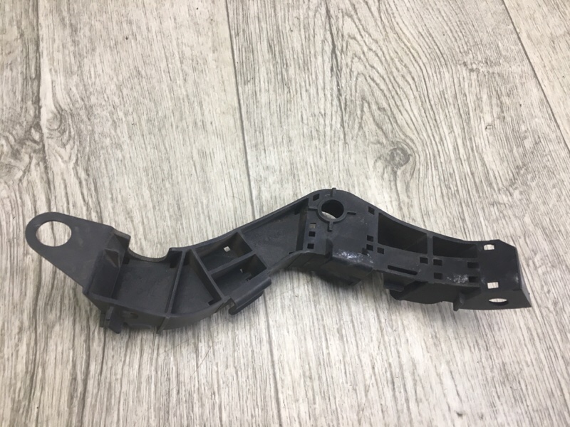 Кронштейн заднего бампера правый ACCORD CU8 / TSX 08-14 2010 2.4 K24Z3