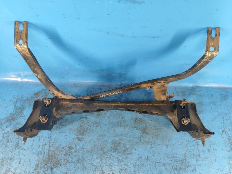 Балка передней подвески MUSTANG 11 - 14