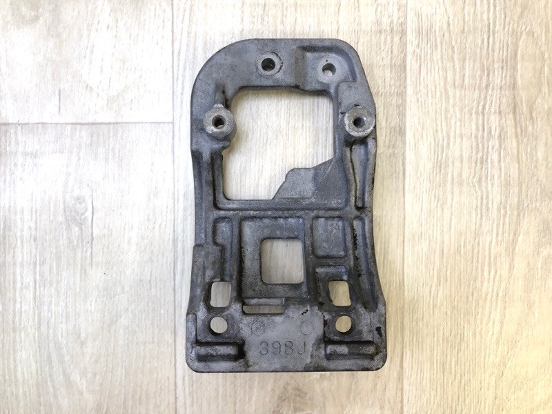 Кронштейн компрессора кондиционера TOYOTA CAMRY 30 02-06 2002 3.0 1MZFE 88431-33041 Б/У