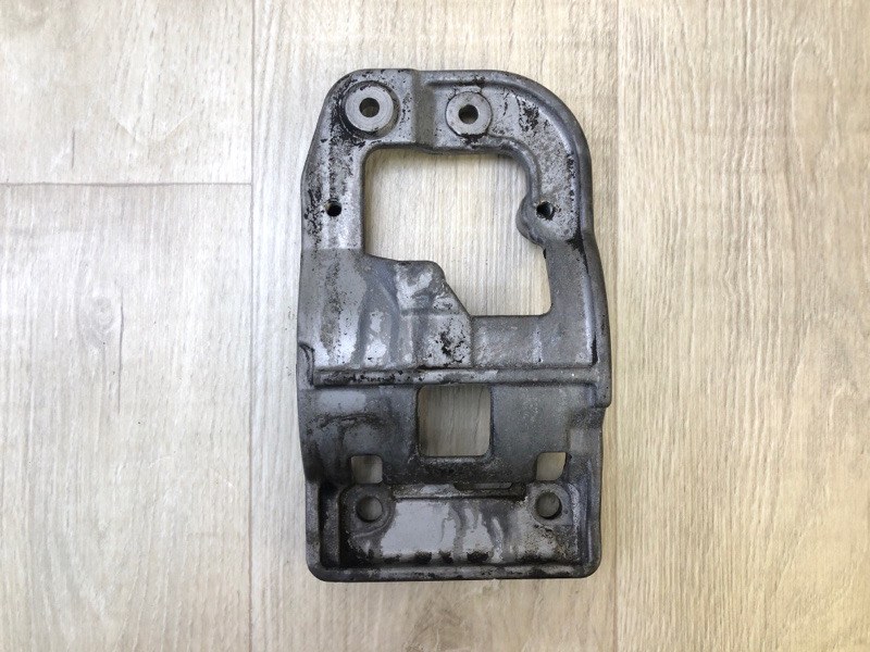 Кронштейн компрессора кондиционера CAMRY 30 02-06 2002 3.0 1MZFE