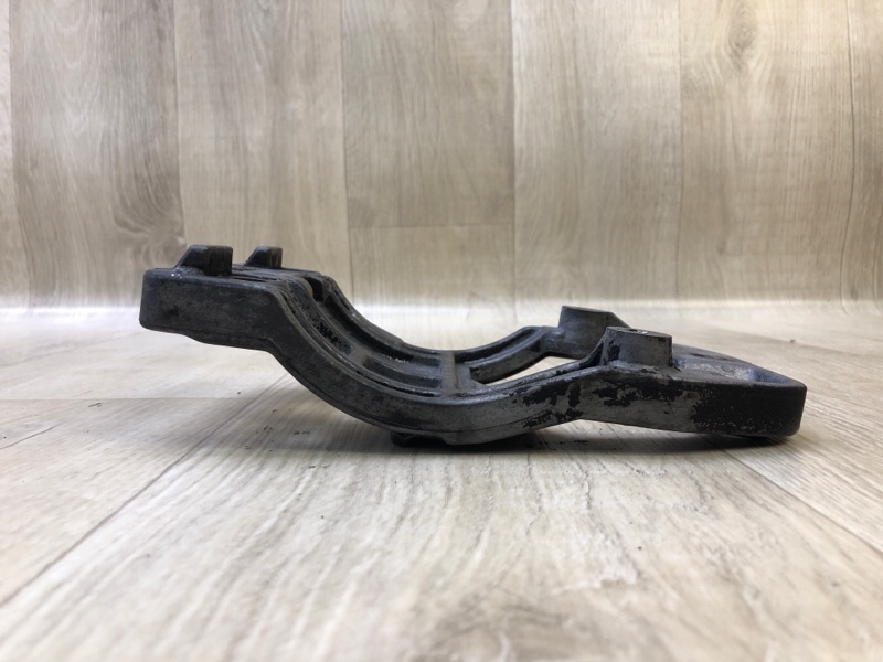 Кронштейн компрессора кондиционера CAMRY 30 02-06 2002 3.0 1MZFE