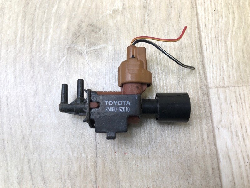 Запчасть клапан электромагнитный (вакуумный) TOYOTA CAMRY 30 02-06 2002 3.0 1MZFE 25860-62010 Б/У Клапан электромагнитный (вакуумный) TOYOTA CAMRY 30 02-06 2002 3.0 1MZFE 25860-62010 Б/У