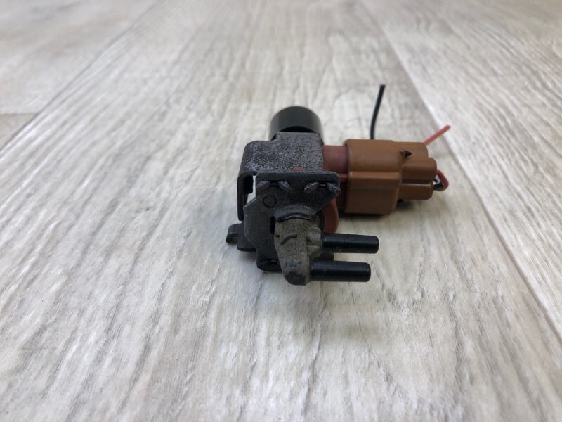 Клапан электромагнитный (вакуумный) CAMRY 30 02-06 2002 3.0 1MZFE Клапан электромагнитный (вакуумный) CAMRY 30 02-06 2002 3.0 1MZFE