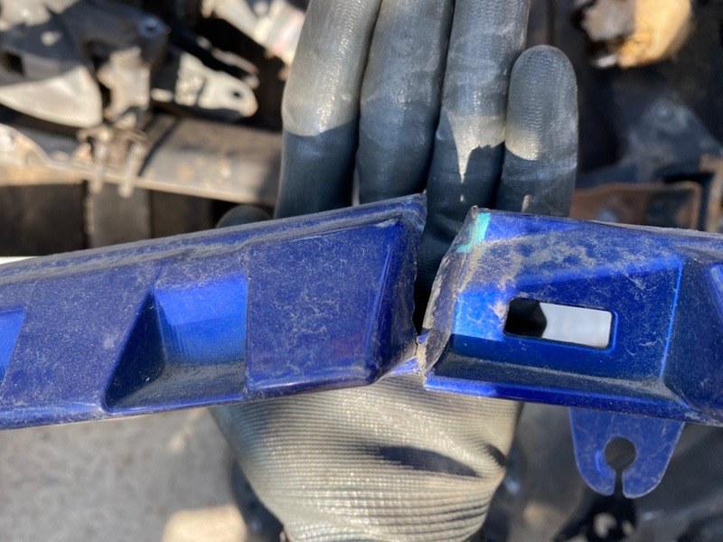 Бампер передний передний GS 12-