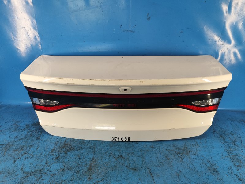 Запчасть крышка багажника DODGE DART 12-16 68141696AB Б/У Крышка багажника DODGE DART 12-16 68141696AB Б/У