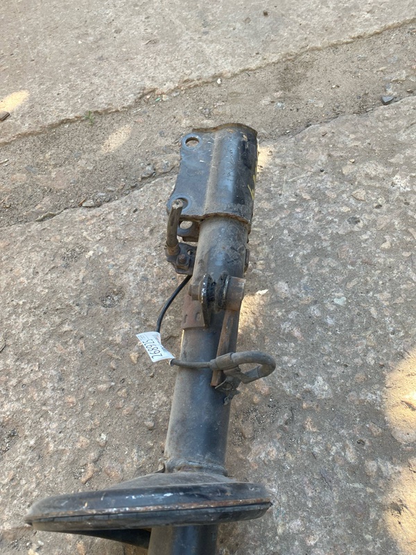 Амортизатор задний правый RX300 98-03 2000 3.0 1MZFE