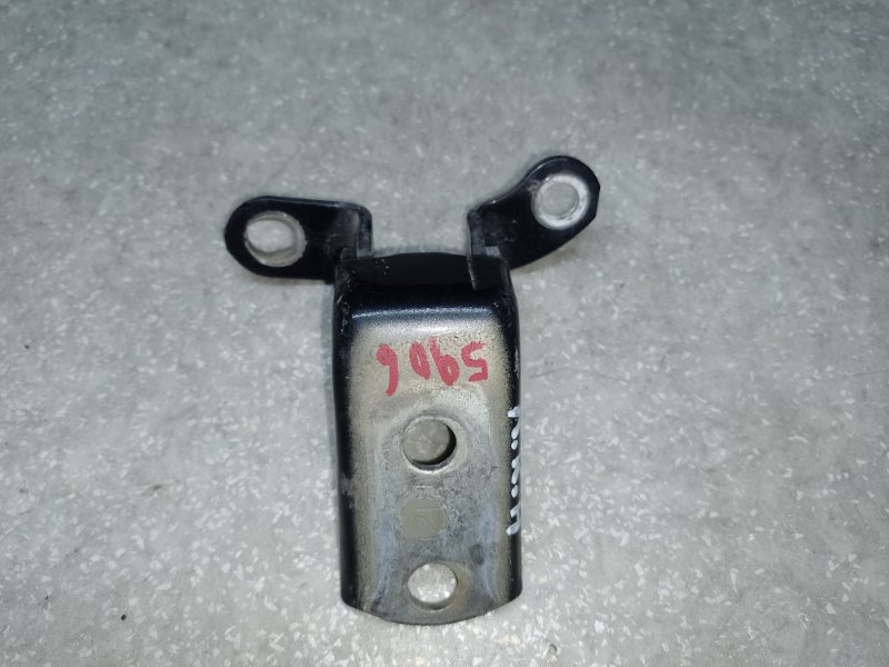 Запчасть петля двери нижняя задняя правая TOYOTA CAMRY 55 14-17 2014 2.5 2ARFE 68770-02050 Б/У Петля двери нижняя задняя правая TOYOTA CAMRY 55 14-17 2014 2.5 2ARFE 68770-02050 Б/У