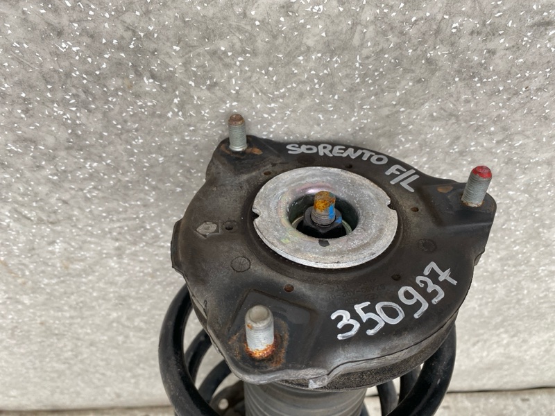 Амортизатор передний левый SORENTO UM 14- 2015 2.4 G4KJ