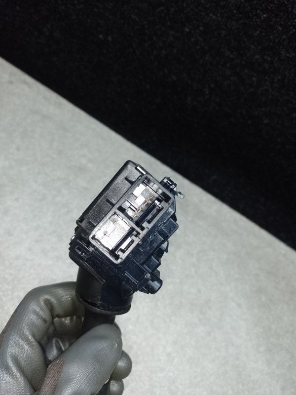 Подрулевой переключатель правый TOYOTA CAMRY 55 14-17 2.5 2ARFE Подрулевой переключатель правый TOYOTA CAMRY 55 14-17 2.5 2ARFE