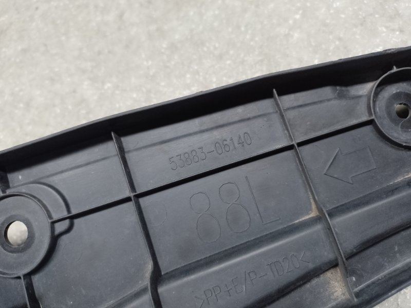 Пыльник крыла передний левый TOYOTA CAMRY 55 14-17 2.5 2ARFE