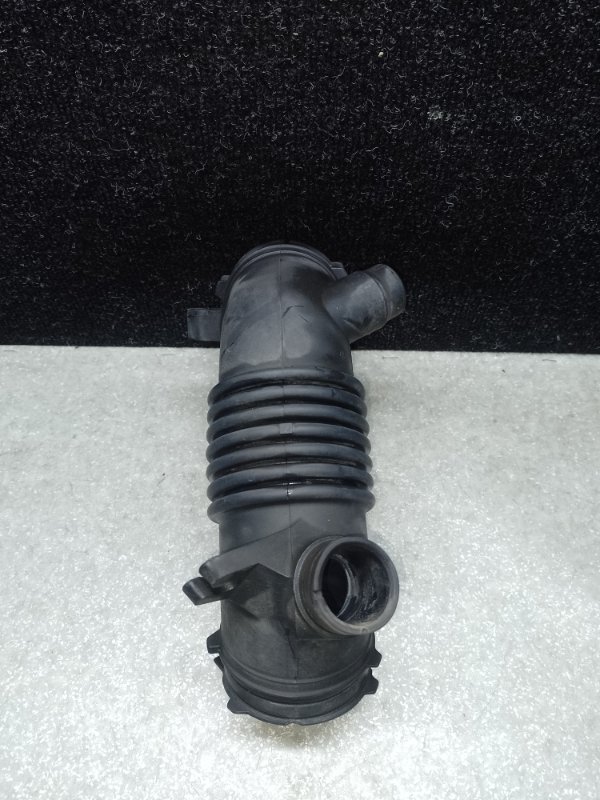 Патрубок воздушного фильтра TOYOTA CAMRY 55 14-17 2.5 2ARFE