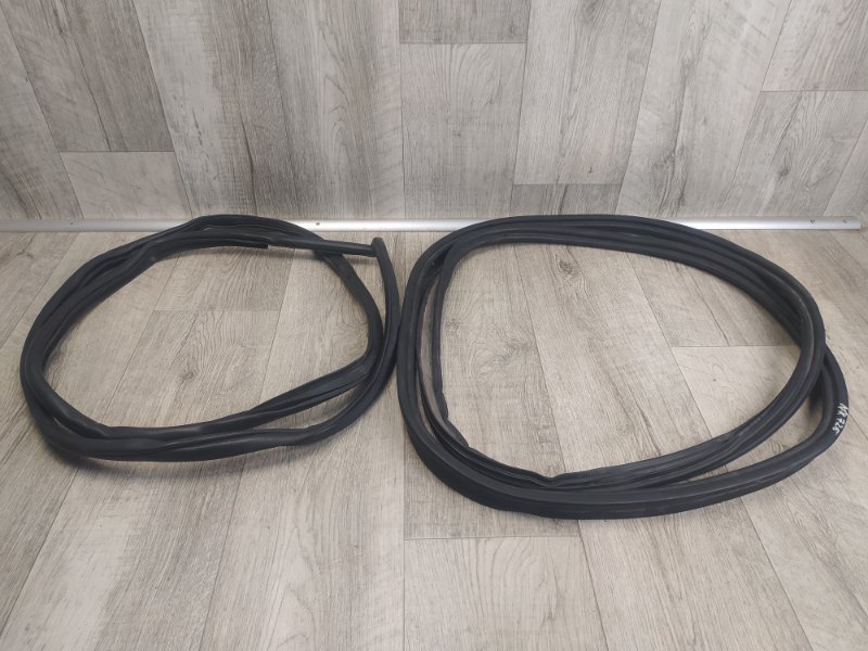 Уплотнитель двери LEXUS NX 14-21 2014 Внедорожник 2.0T 62311-78010 Б/У